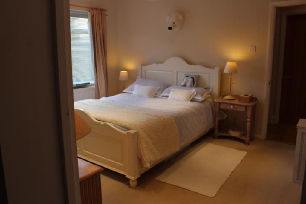 Apartment With Own Entrance & Terrace On West Hill هاستَنغ المظهر الخارجي الصورة
